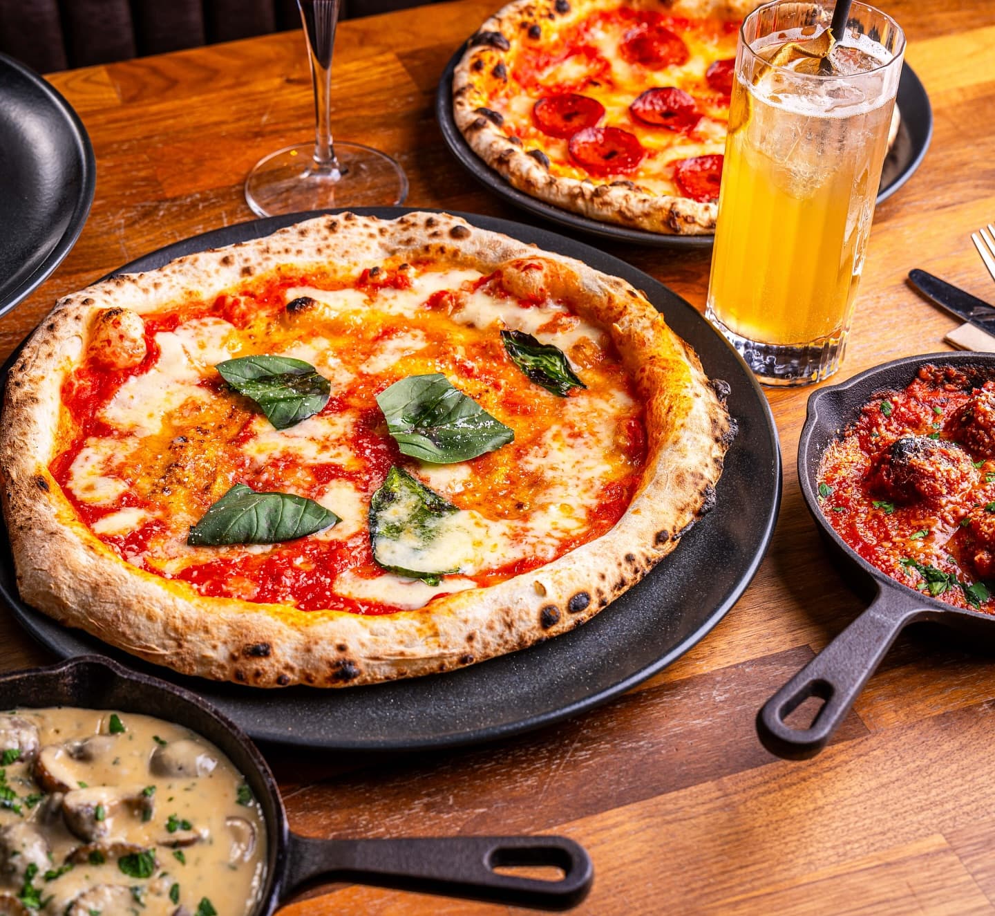 Neapolitan pizza at 600 Degrees, Southport Market